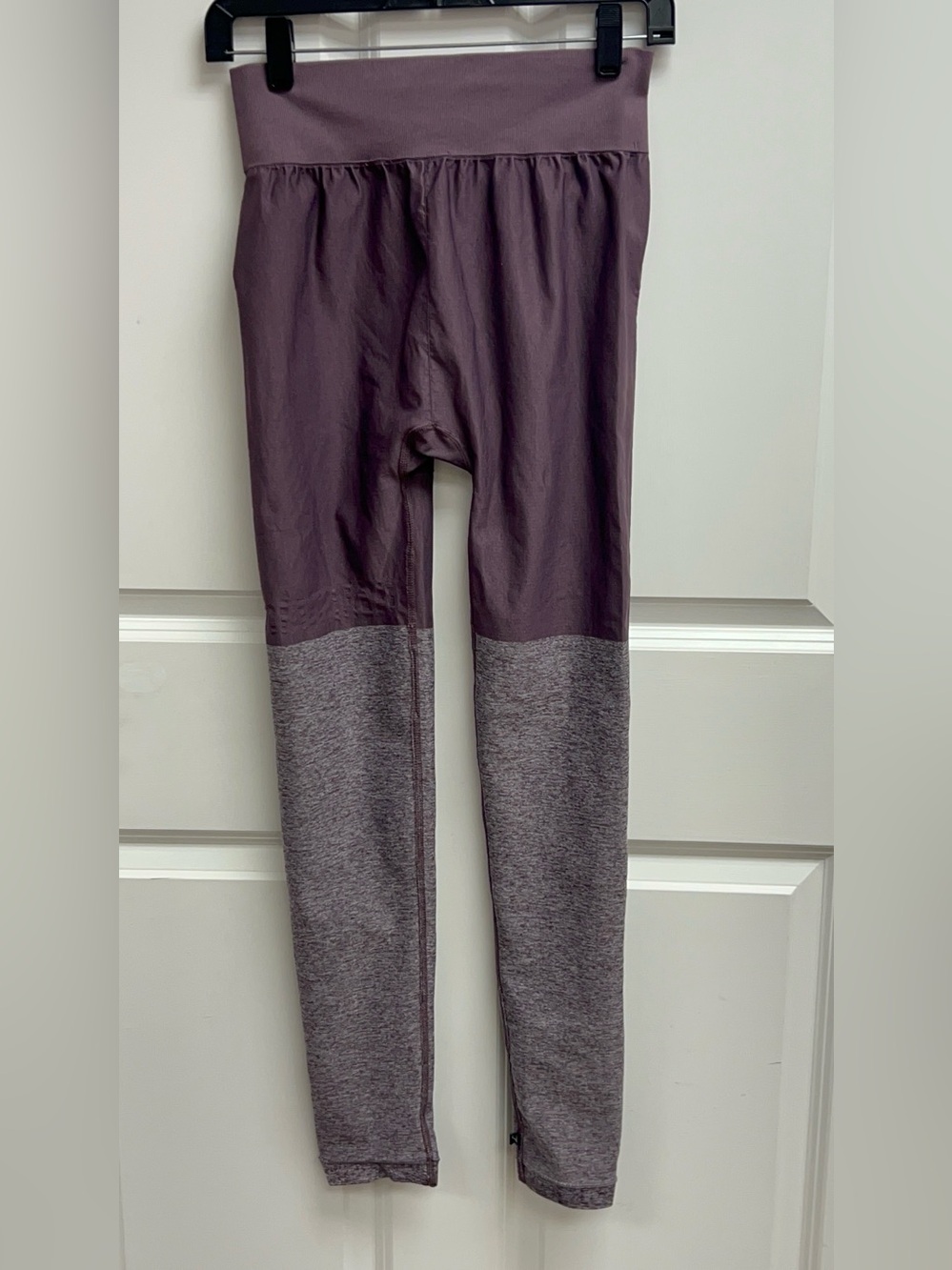 Gymshark Plum Two-Tone Seamless Leggings Size medium